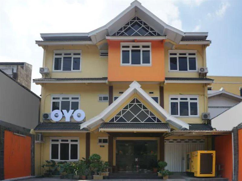 Urbanview Hotel Pondok Anggun Yogyakarta By Reddoorz Maguwo Εξωτερικό φωτογραφία