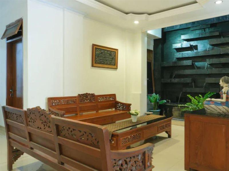 Urbanview Hotel Pondok Anggun Yogyakarta By Reddoorz Maguwo Εξωτερικό φωτογραφία