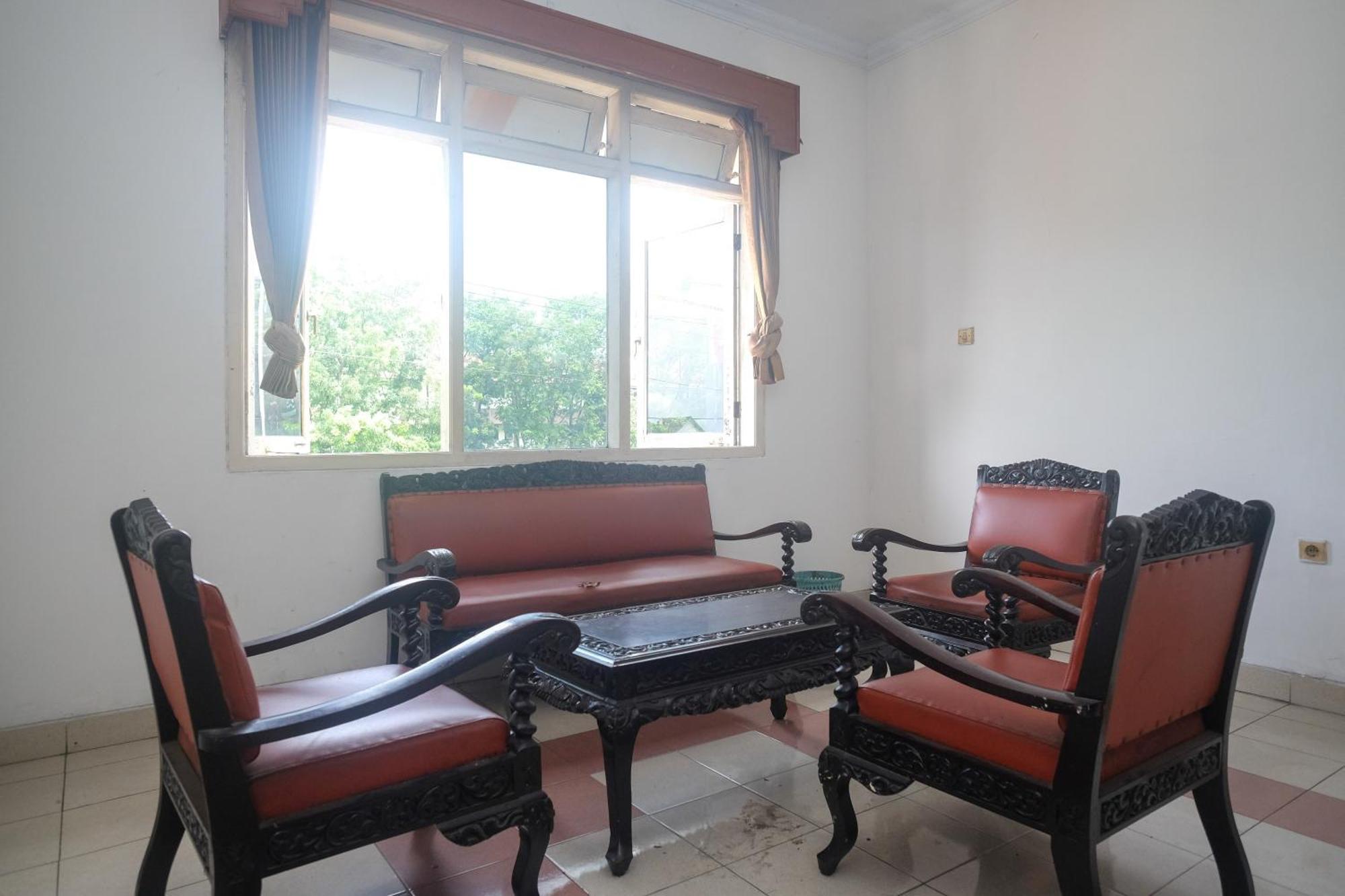 Urbanview Hotel Pondok Anggun Yogyakarta By Reddoorz Maguwo Εξωτερικό φωτογραφία