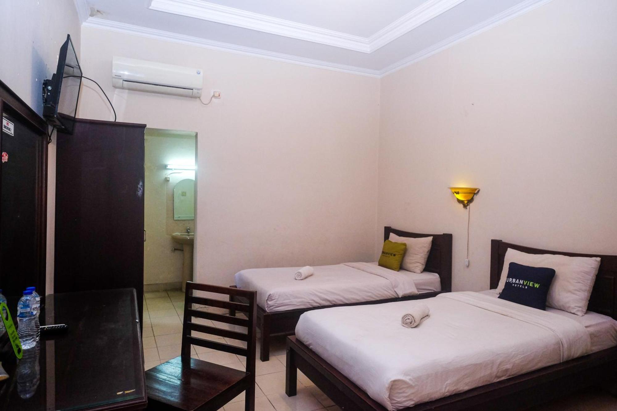 Urbanview Hotel Pondok Anggun Yogyakarta By Reddoorz Maguwo Εξωτερικό φωτογραφία