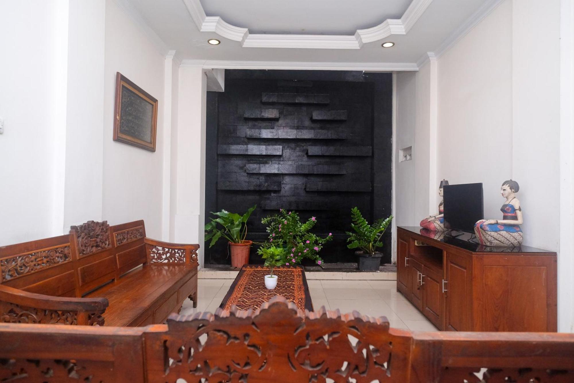 Urbanview Hotel Pondok Anggun Yogyakarta By Reddoorz Maguwo Εξωτερικό φωτογραφία